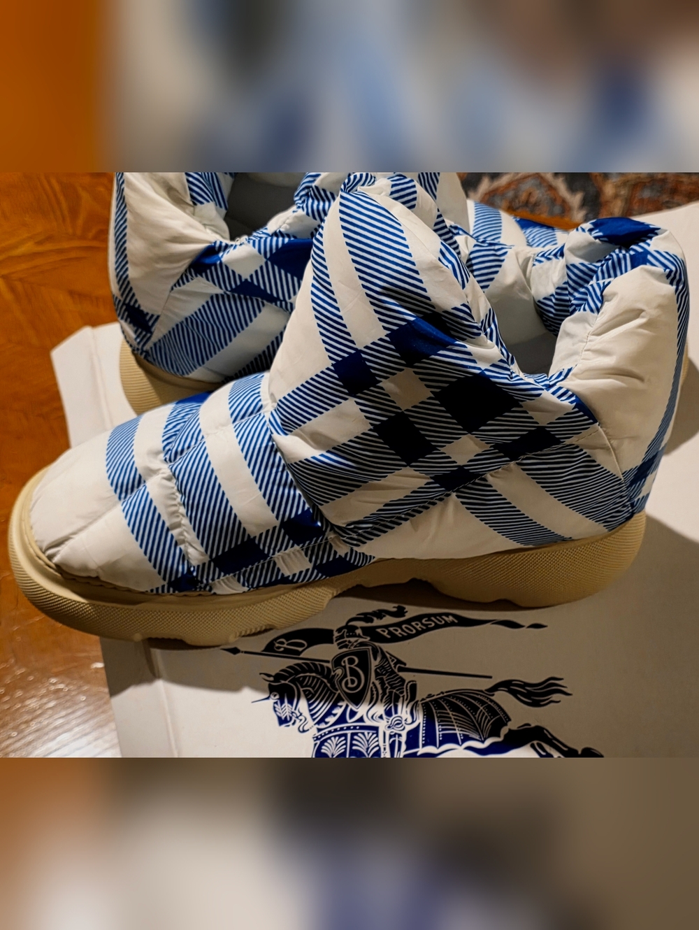 Burberry Pillow Boots Men's 9.5 NIB - Picture 9 of 9
